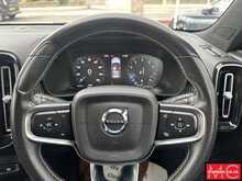 Volvo XC40 B4 MHEV R-Design Pro 