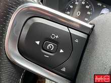 Volvo XC40 B4 MHEV R-Design Pro 