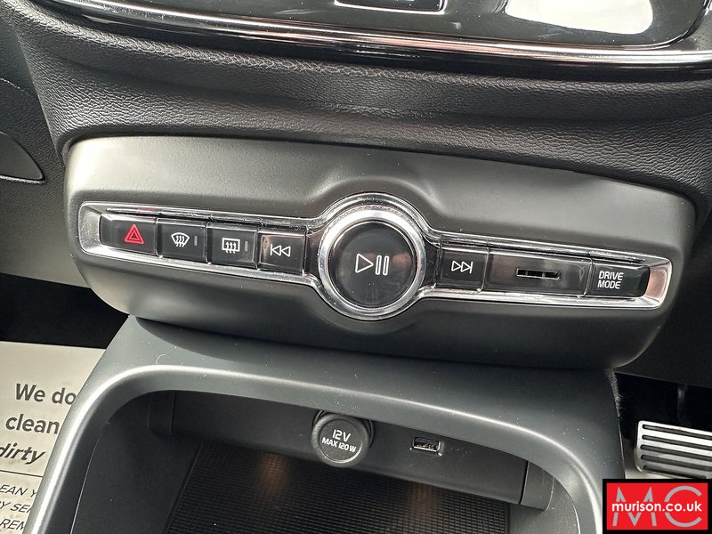 Volvo 2.0 B4 MHEV R-Design Pro SUV 5dr Petrol Hybrid Auto Euro 6 (s/s) (197 ps)