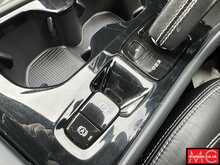 Volvo XC40 B4 MHEV R-Design Pro 
