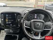 Volvo XC40 B4 MHEV R-Design Pro 