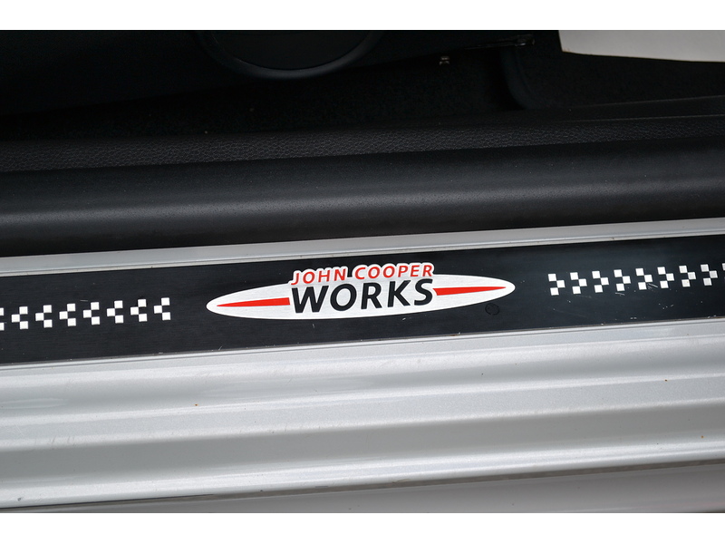 MINI 1.6 John Cooper Works Hatchback 3dr Petrol Manual Euro 5 (s/s) (211 ps)