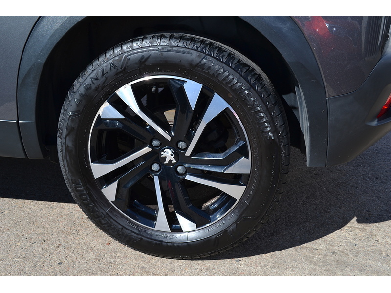 Peugeot 1.2 PureTech Allure SUV 5dr Petrol Manual Euro 6 (s/s) (130 ps)