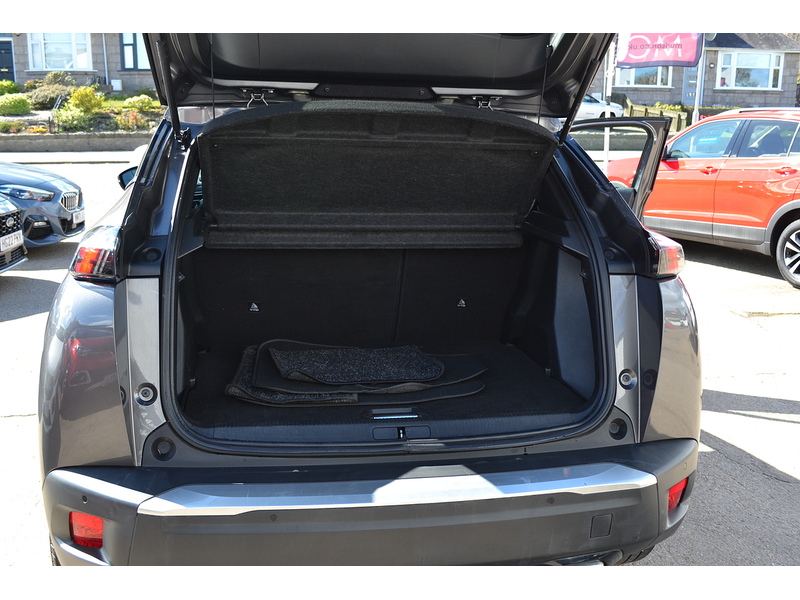 Peugeot 1.2 PureTech Allure SUV 5dr Petrol Manual Euro 6 (s/s) (130 ps)