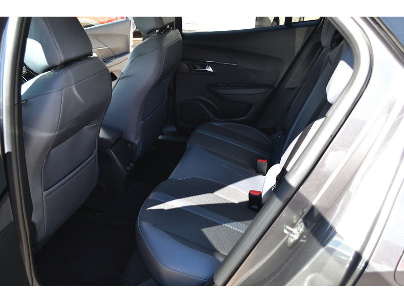 Peugeot 1.2 PureTech Allure SUV 5dr Petrol Manual Euro 6 (s/s) (130 ps)