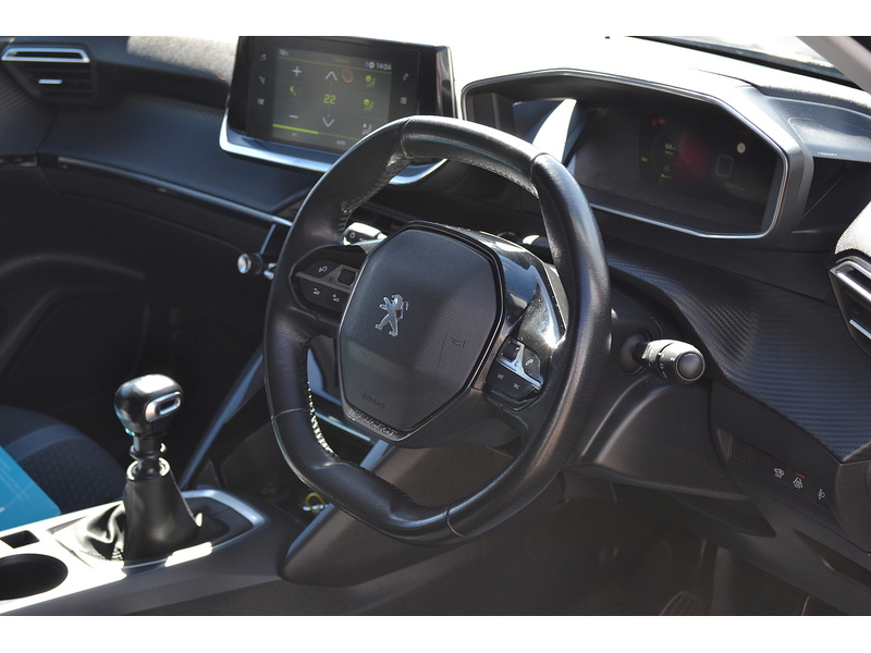 Peugeot 1.2 PureTech Allure SUV 5dr Petrol Manual Euro 6 (s/s) (130 ps)