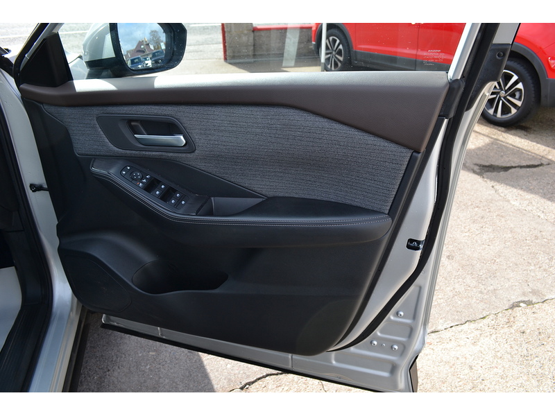 Nissan 1.5 h e-POWER Acenta Premium SUV 5dr Petrol Hybrid Auto e-4ORCE Euro 6 (s/s) (213 ps)