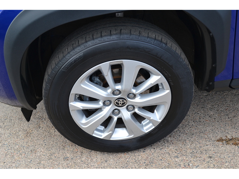 Toyota 1.5 VVT-h Icon SUV 5dr Petrol Hybrid E-CVT Euro 6 (s/s) (116 ps)