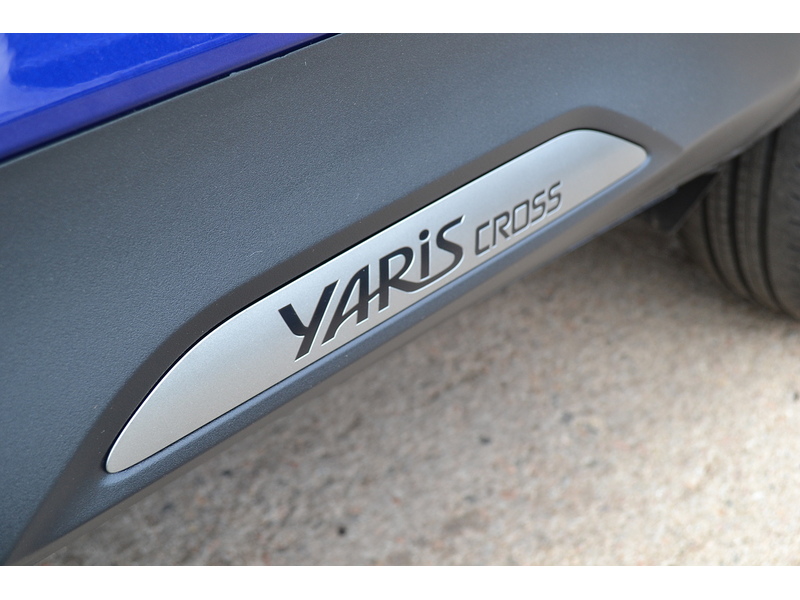 Toyota 1.5 VVT-h Icon SUV 5dr Petrol Hybrid E-CVT Euro 6 (s/s) (116 ps)
