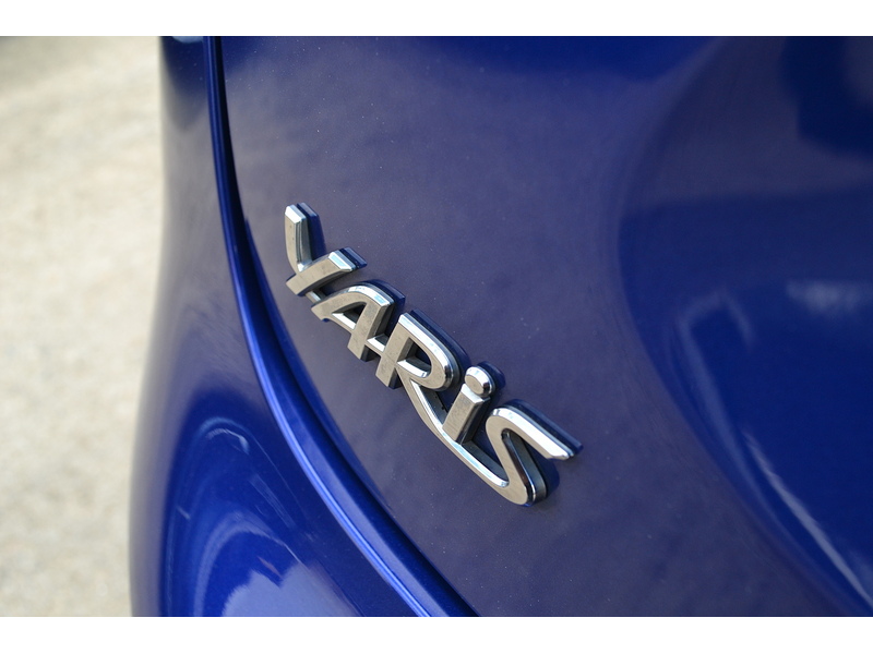 Toyota 1.5 VVT-h Icon SUV 5dr Petrol Hybrid E-CVT Euro 6 (s/s) (116 ps)