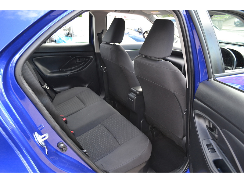 Toyota 1.5 VVT-h Icon SUV 5dr Petrol Hybrid E-CVT Euro 6 (s/s) (116 ps)