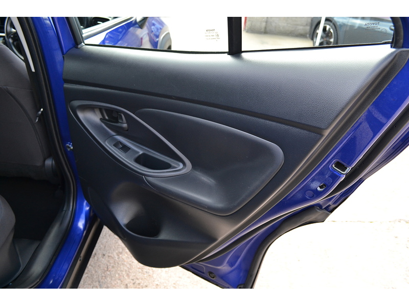 Toyota 1.5 VVT-h Icon SUV 5dr Petrol Hybrid E-CVT Euro 6 (s/s) (116 ps)
