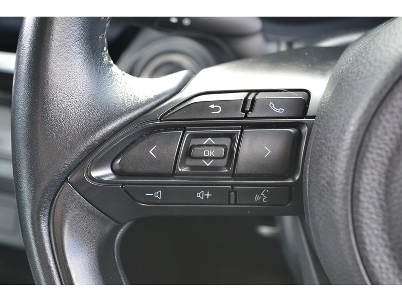 Toyota 1.5 VVT-h Icon SUV 5dr Petrol Hybrid E-CVT Euro 6 (s/s) (116 ps)