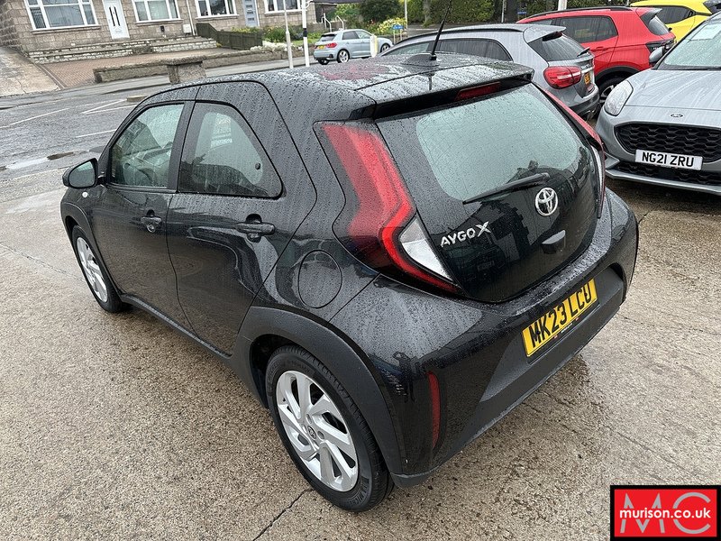 Toyota 1.0 VVT-i Pure Hatchback 5dr Petrol x-shift Euro 6 (s/s) (72 ps)