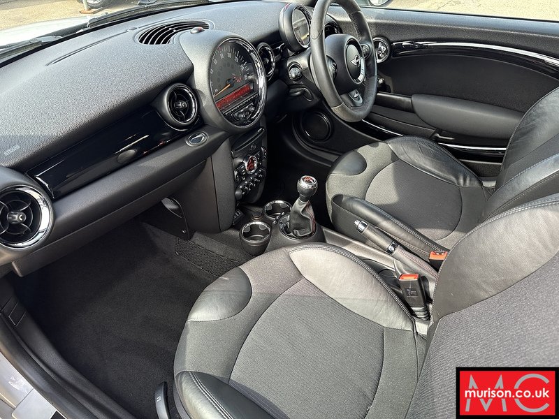 MINI 1.6 John Cooper Works Hatchback 3dr Petrol Manual Euro 5 (s/s) (211 ps)