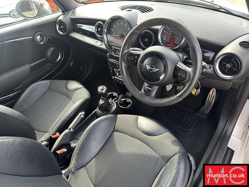 MINI 1.6 John Cooper Works Hatchback 3dr Petrol Manual Euro 5 (s/s) (211 ps)