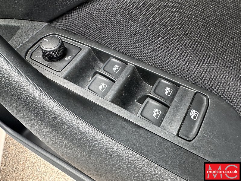 Skoda 1.0 TSI SE Drive SUV 5dr Petrol Manual Euro 6 (s/s) (95 ps)
