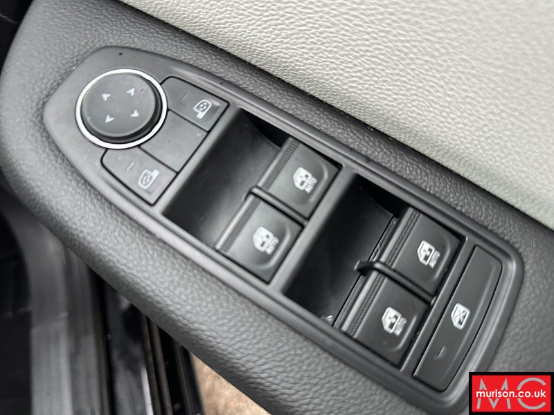 Renault 1.6 E-TECH Techno Hatchback 5dr Petrol Hybrid Auto Euro 6 (s/s) (145 ps)
