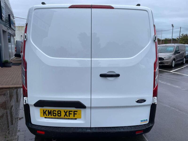 FORD TRANSIT CUSTOM 2.0 320 EcoBlue Crew Van Double Cab combi 5dr Diesel Manual L2 H1 Euro 6 (6 Seat) (105 ps) - U141