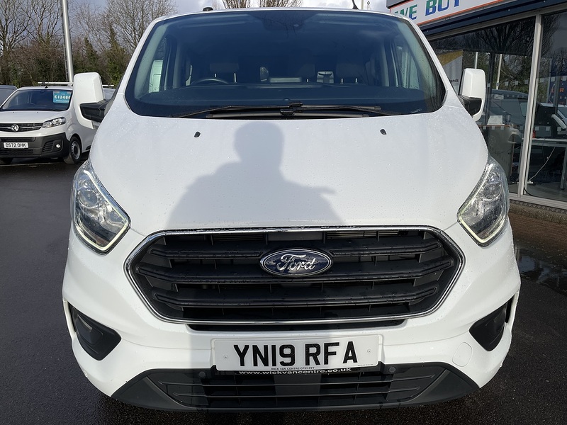 Ford Transit Custom 2.0 320 EcoBlue Limited Crew Van Double Cab 5dr Diesel Manual L2 H1 Euro 6 (6 Seat) (130 ps) - U233
