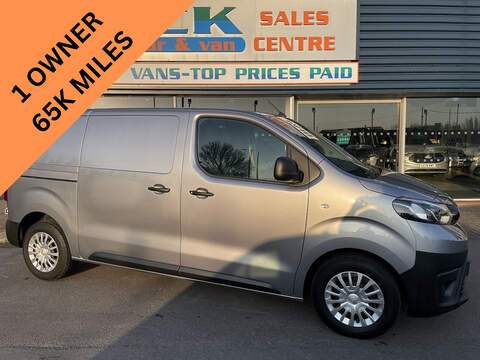Toyota ProAce 3.0 D-4D Invincible Pickup 4dr Diesel Auto 4WD (227 g/km, 171 bhp)