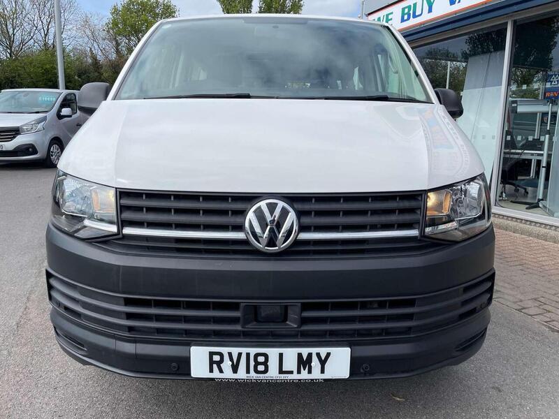 VOLKSWAGEN Transporter Shuttle Transporter Shuttle Transporter Shuttle 2.0 TDI BlueMotion Tech S Minibus Double Cab 5dr Diesel - U60