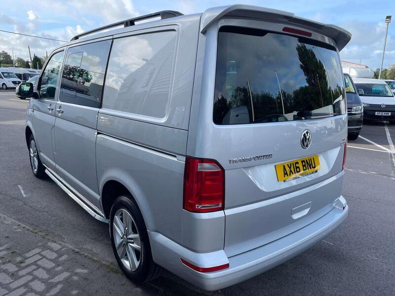 Volkswagen TRANSPORTER TRANSPORTER 2.0 TDI T32 BlueMotion Tech Highline Kombi Double Cab 5dr Diesel Manual FWD SWB Euro 6 - U8