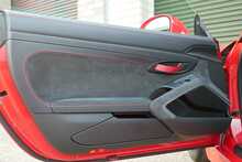 Porsche Cayman 981 GT4 - U737