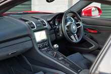 Porsche Cayman 981 GT4 - U737