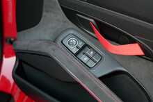 Porsche Cayman 981 GT4 - U737