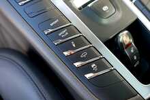 Porsche Macan T - U752