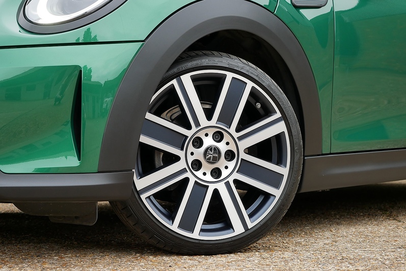 MINI Hatch Cooper Exclusive - Large 6