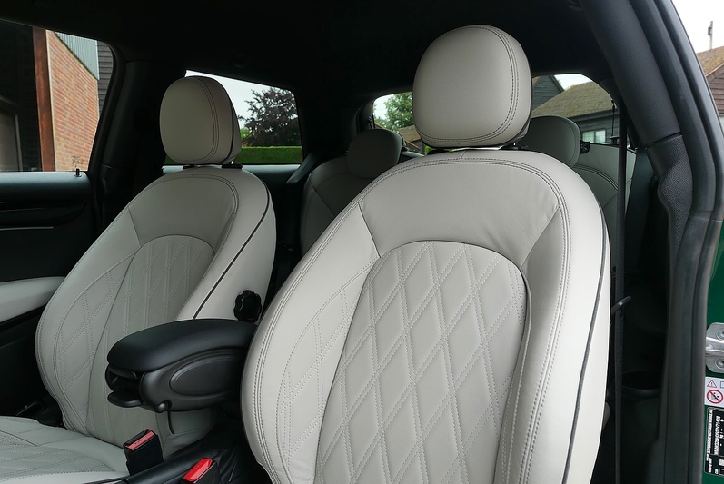 MINI Hatch Cooper Exclusive - Large 12