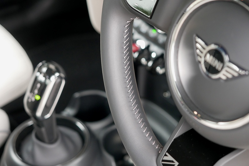 MINI Hatch Cooper Exclusive - Large 28