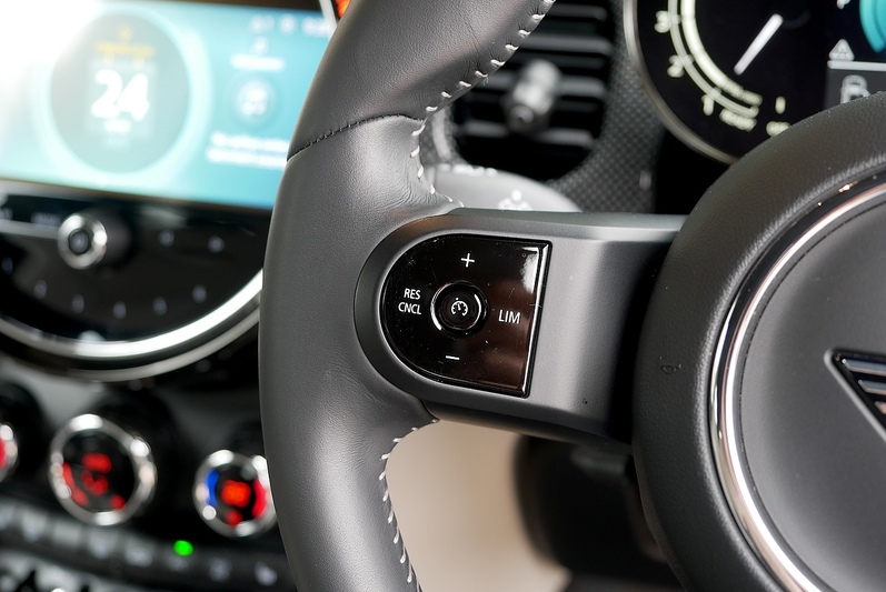 MINI Hatch Cooper Exclusive - Large 33