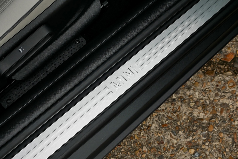 MINI Hatch Cooper Exclusive - Large 35