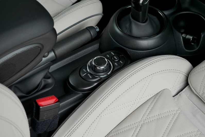 MINI Hatch Cooper Exclusive - Large 32