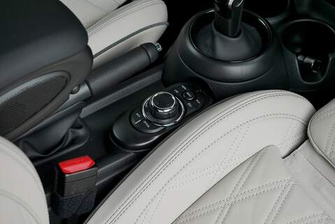 MINI Hatch Cooper Exclusive - Large 32