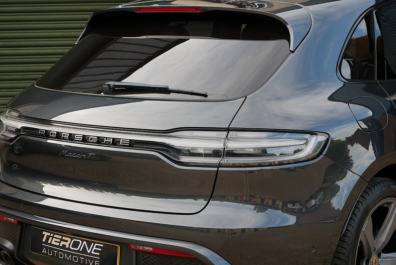 Porsche Macan T T - Large 28