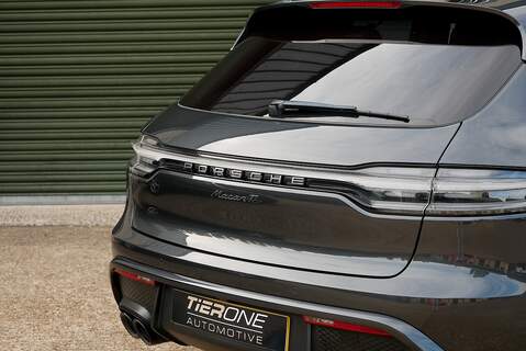 Porsche Macan T T - Large 24