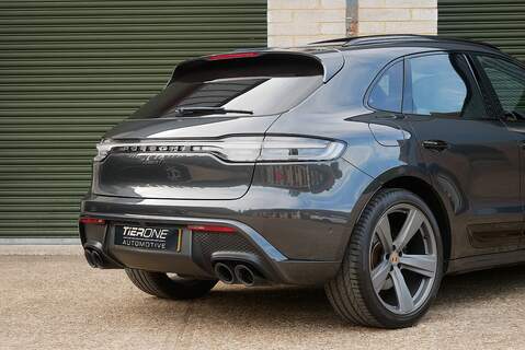 Porsche Macan T T - Large 46