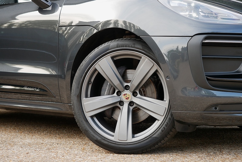 Porsche Macan T T - Large 6