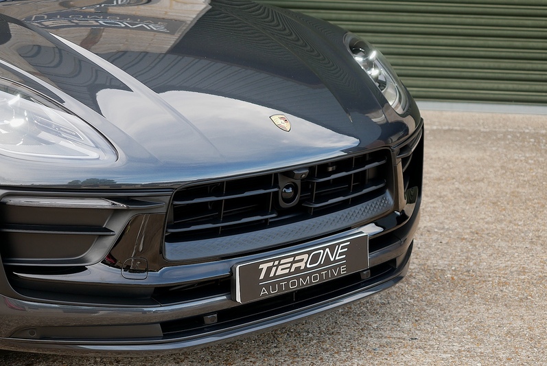 Porsche Macan T T - Large 23