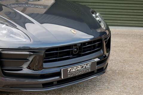 Porsche Macan T T - Large 23