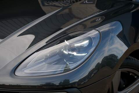 Porsche Macan T T - Large 27