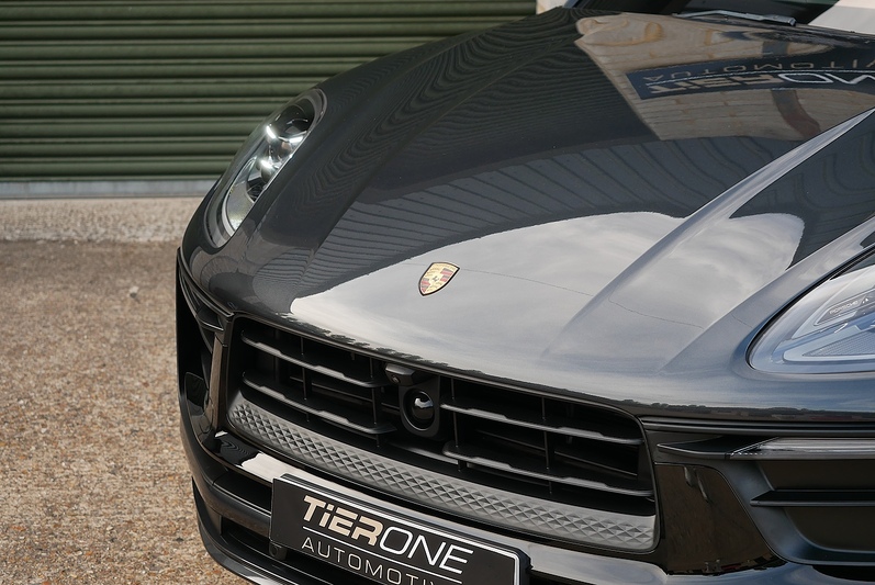 Porsche Macan T T - Large 49