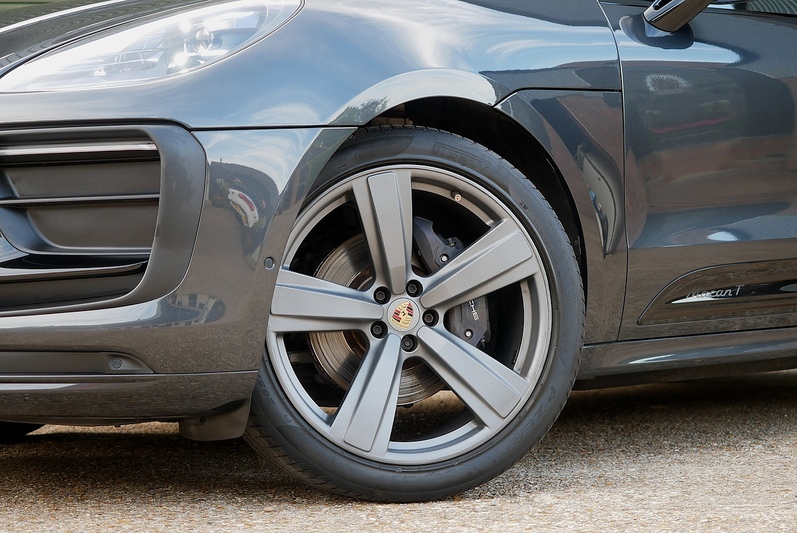 Porsche Macan T T - Large 50