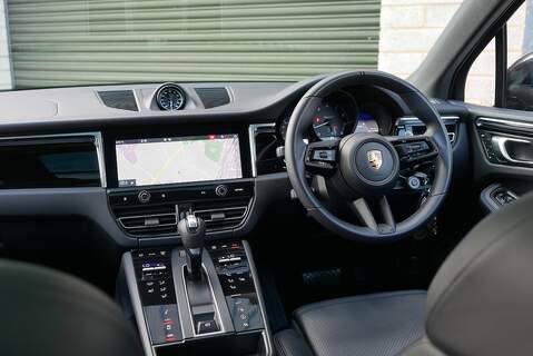 Porsche Macan T T - Large 5