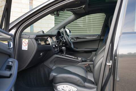 Porsche Macan T T - Large 3