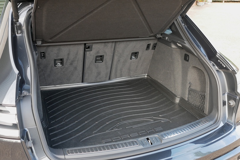 Porsche Macan T T - Large 51